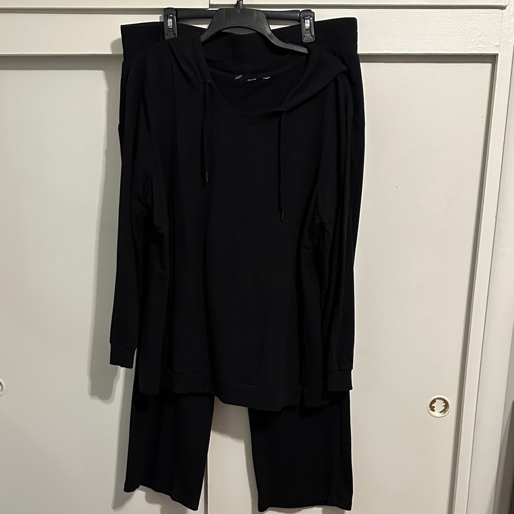 BELLE by KIM GRAVEL Black Hoodie and Pants Set